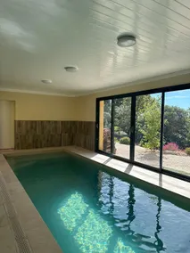 Heated pool, independent wood-burning stove suite - Image 5