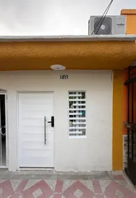Air-conditioned studio apartment near the airport - Image 3