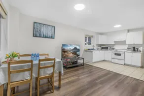 Happy House - Image 3
