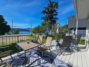Cottage on Shuswap lake- semi private beach - Image 4