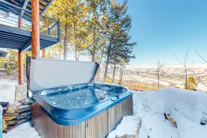 Luxury 4BR Mountainview | Chef's Kitchen| Hot Tub - Image 2