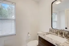 Charming Walkable Attic Bungalow near Lake Eola - Image 2