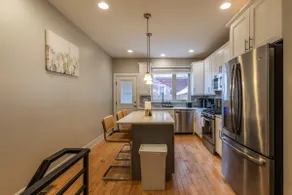 Stunning city home! Roof Deck! Sleeps 12! - Image 4