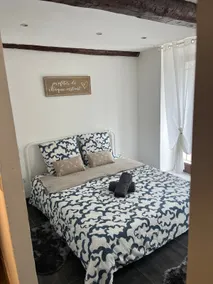 Apartment with private pool - Image 4