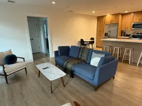 Hudson Valley Modern Apartment. King Bed/Queen - Image 5