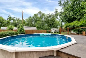 Poolside on Brookside - Image 3