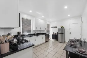 Sleeps 8, Stylish Home, Great Access NYC & EWR - Image 4