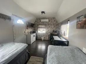 Unique Tiny Cabin - Image 4