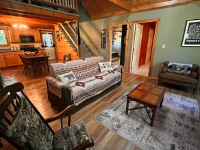 Catbird Cabin - Image 4