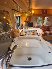 Quiet Cosy Caravan Glamping retreat - Image 4
