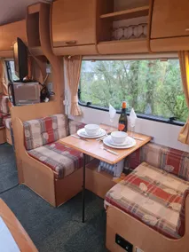 Quiet Cosy Caravan Glamping retreat - Image 3