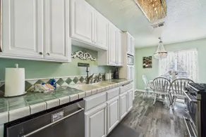 Beautiful Stylish Comfy Retreat, private hot tub. - Image 2