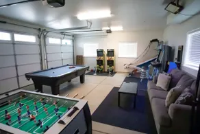 Sleeps 22 Two Houses Game Rooms - Image 2