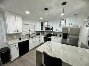 Orlando home close 2 attractions - Image 4