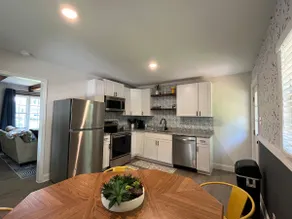 Sapphire Shire: Modern Kitchen & Good Vibes - Image 3