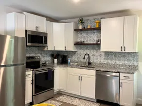 Sapphire Shire: Modern Kitchen & Good Vibes - Image 4
