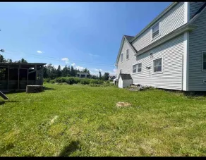 Cherry Hill Getaway • Walk to Beach • Sleeps 10 - Image 2