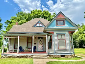 Morgan House -Downtown Victorian/Sleeps 9/Big Yard - Image 2
