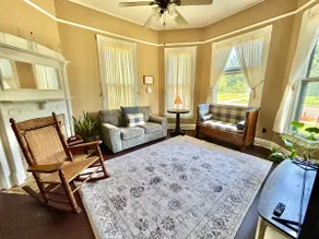 Morgan House -Downtown Victorian/Sleeps 9/Big Yard - Image 5