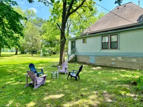 Morgan House -Downtown Victorian/Sleeps 9/Big Yard - Image 3