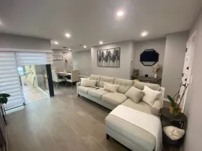 Cozy 2 Bedroom Modern Farmhouse in Miami - Image 2