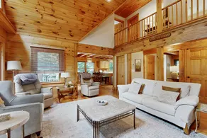 Woodsy cabin, hot tub, fireplace, balcony, grill - Image 3