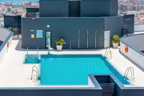 Cubo's Luxury Urban Sky Apartment 12 - Image 3