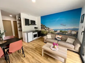 2 bedroom gîte, 3 beds, terrace, parking, air conditioning - Image 2