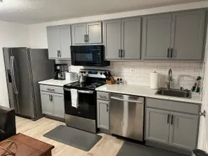 Private Downstairs Basement 2 Bed/1 bath - Image 3