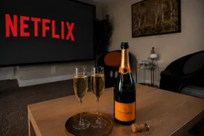 Hot Tub + Fire Pit + Movie Projector+ BBQ| Near DT - Image 4