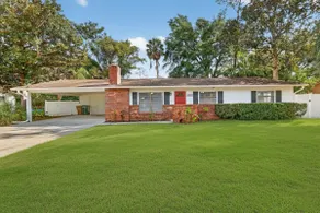 Cozy Stay in Ocala, King Bed, Fenced yard, WIFI, Near WEC & Historic Downtown, Dogs Ok - Image 2