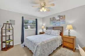 Cozy Stay in Ocala, King Bed, Fenced yard, WIFI, Near WEC & Historic Downtown, Dogs Ok - Image 5