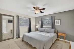 Cozy Stay in Ocala, King Bed, Fenced yard, WIFI, Near WEC & Historic Downtown, Dogs Ok - Image 3