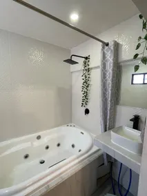 Suite | Whirlpool Tub | Relaxing | Bogal - Image 4