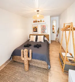 Charming independent room - Image 2