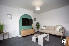 The Lampton - Modern - Gibside - Smart Tv - WIFI - Image 2