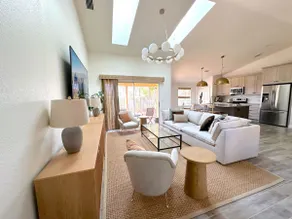 Luxe Beach Retreat | 4 min walk to ocean - Image 2