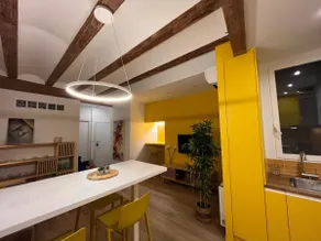 Spectacular and bright apartment in the center - Image 4