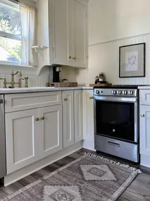 Bright & Clean Cottage • Cozy Stay Near Shipyard - Image 2