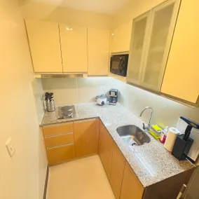Condo W/Free Airport Pickup & Pool. Near the beach - Image 5