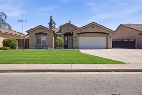 Bright and Spacious Home in Prime Location! - Image 2