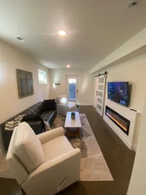 Brand new modern farmhouse! - Image 4