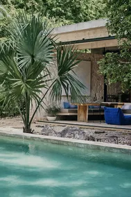 Luxurious villa with amazing pool - Image 4