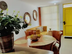 Yellow house hotel - Image 3