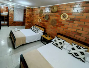 Yellow house hotel - Image 4