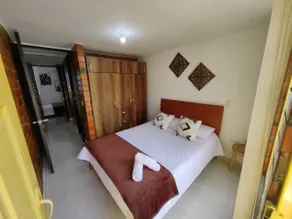 Yellow house hotel - Image 2