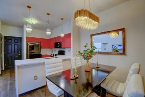 Sleeps 11! Mountain Views! Fully renovated 4 bdrm! - Image 2