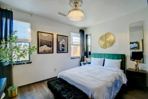 Sleeps 11! Mountain Views! Fully renovated 4 bdrm! - Image 3