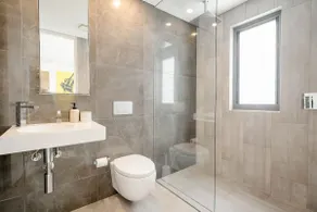 Top Floor Bondi Retreat Near Beach, Cafés & Dining - Image 4