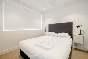 Top Floor Bondi Retreat Near Beach, Cafés & Dining - Image 2